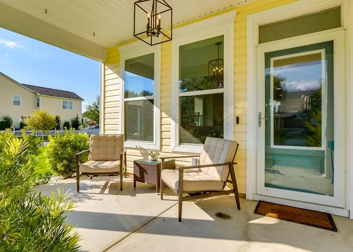 Coastal Home W/ Yard < 1 Mi To Old Town Bluffton!