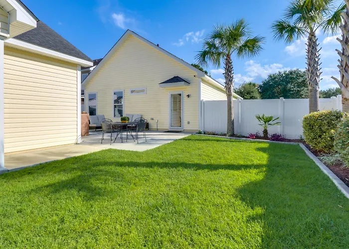 Coastal Home W/ Yard < 1 Mi To Old Town Bluffton!