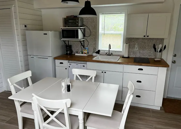 Tiny Farm Retreat Near Miami, Nature And Animal Experience