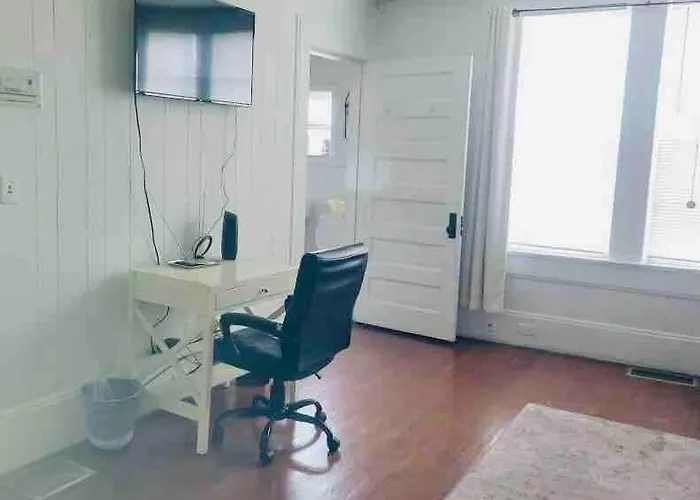 Thomaston Getaway Sleeps 10 Family Friendly Retreat Near Downtown Wedding Venues