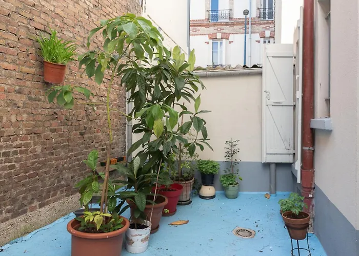 Charming Bright Studio Near Paris