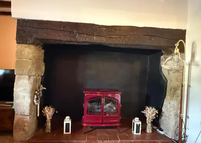 Bewdley River Cottage - Free Private Gated Parking For 2 Cars - River Front Location
