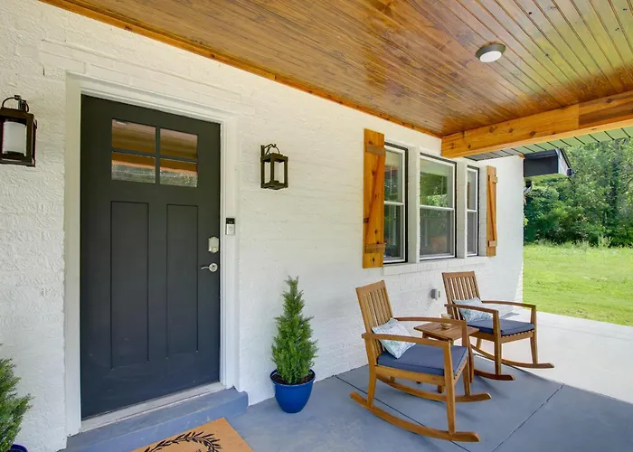 Dog-Friendly Jackson Home Near Downtown Hub!