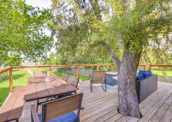 Boat, Fish & Swim: Lake Conroe Home W/ Hot Tub!
