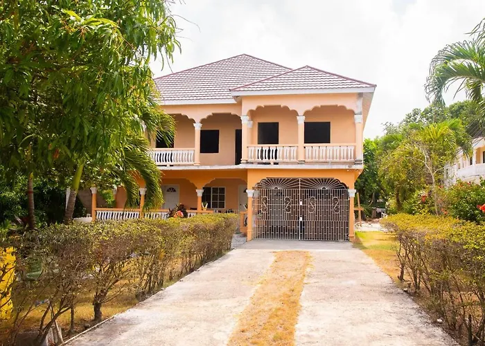 Cindy'S Garden Stay