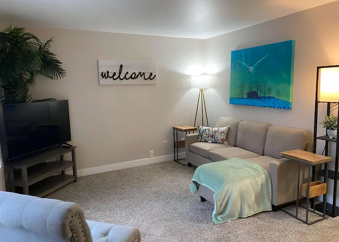 Quiet Cozy Centrally Located Furnished Apt #2