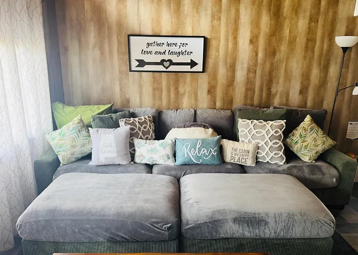 Rustic Chic Alabama Cabin W Loft Fire Pit Pet Friendly Fenced Yard Lake Guntersville - Coco Chateau