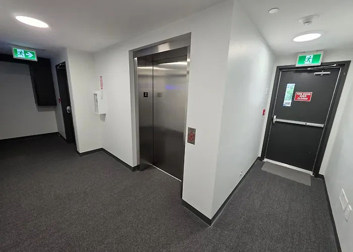 Peachview Deluxe Suites 301