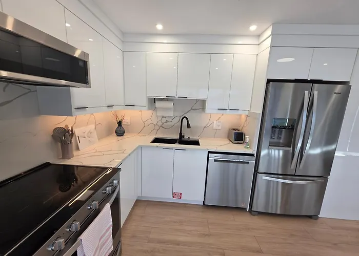 Peachview Deluxe Suites 301