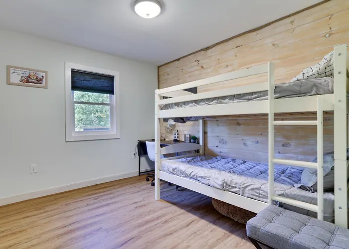 Cozy 2 Bedroom Apartment In Tannersville, Minutes From Camelback Mountain