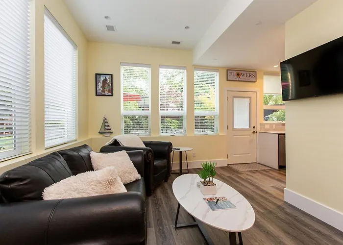 Sidney Solace 1Br Suite Minutes From Waterfront