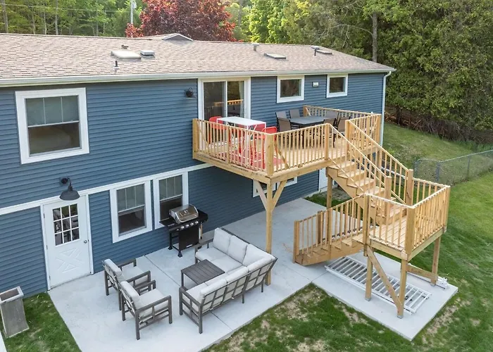 New Baileys Harbor Home, 1 Block Dt With Huge Yard