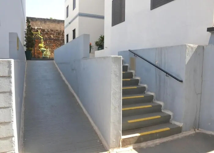Apto 2 dormitórios 1 banheiro 1 vaga descoberta