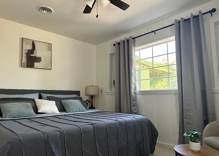 Suite E With 2-Bedroom