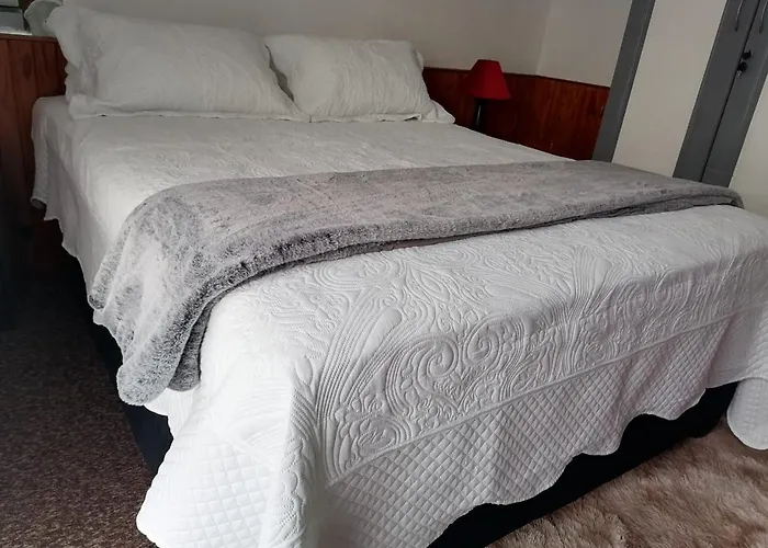 Cosy Retreat For 2 At Meadway