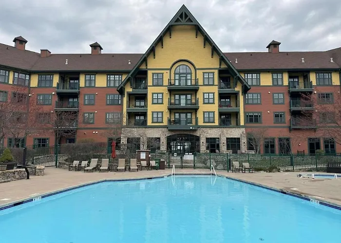 Cozy Studio Resort Stay Mountain Creek Pool Hiking