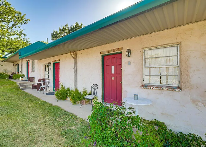 On-Site Hiking Trails: Cozy Lake Whitney Studio!
