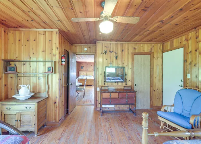 On-Site Trails! Cozy Whitney Cottage 2 Mi To Lake