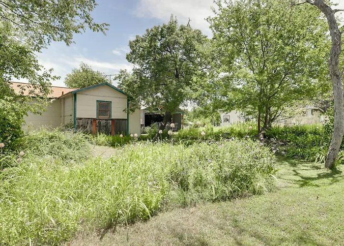 On-Site Trails! Cozy Whitney Cottage 2 Mi To Lake