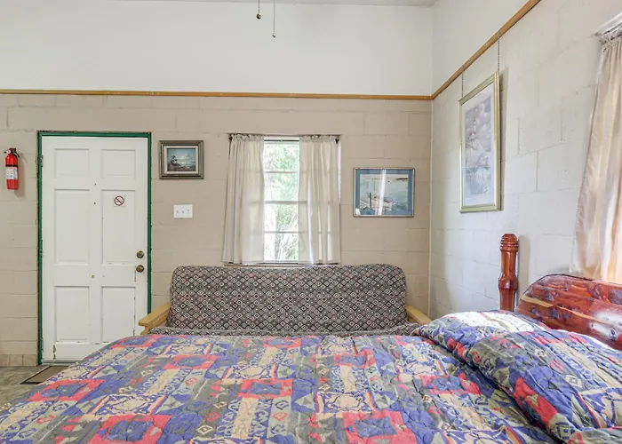 Hike On-Site: Lake Whitney Studio Hideaway