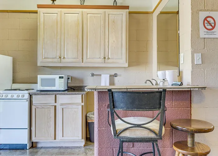 Hike, Fish & More: Quaint Lake Whitney Retreat
