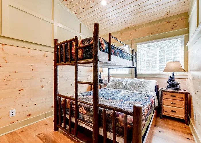 < 5 Mi To Whiteface Mtn Resort: Cabin-Style Apt