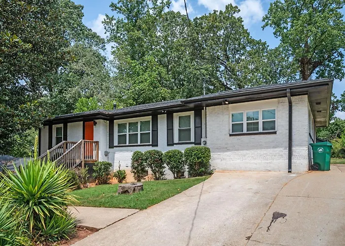 Atlanta Gresham Hills Haven, 4Bd, 4Ba, 2 Kings, Firepit