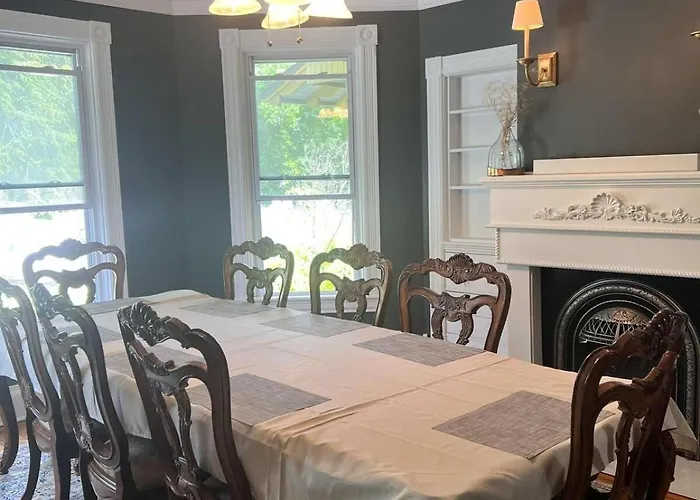 Historic 4 Bed 2 Bath Victorian Estate Fast Wifi