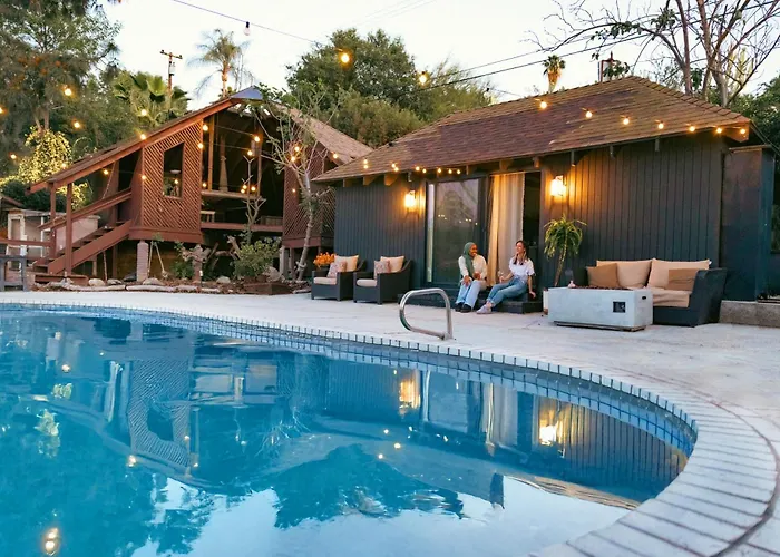 Sunny Days Tiny House With Private Entrance, Pool And View