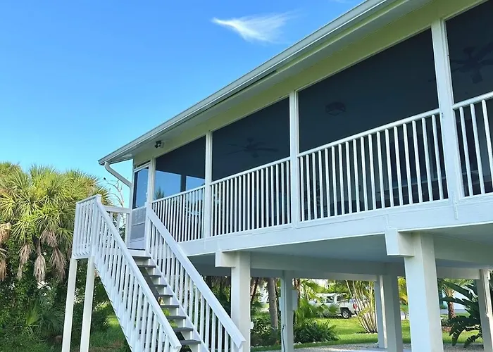 Tranquil Lakeview Home W Porch Bokeelia Retreat