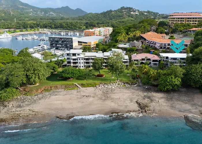 Flamingo Marina Private Beachfront Escape