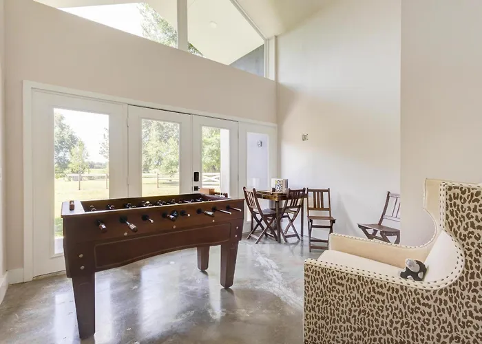 Black Sheep Hideaway Modern Countryside Serenity
