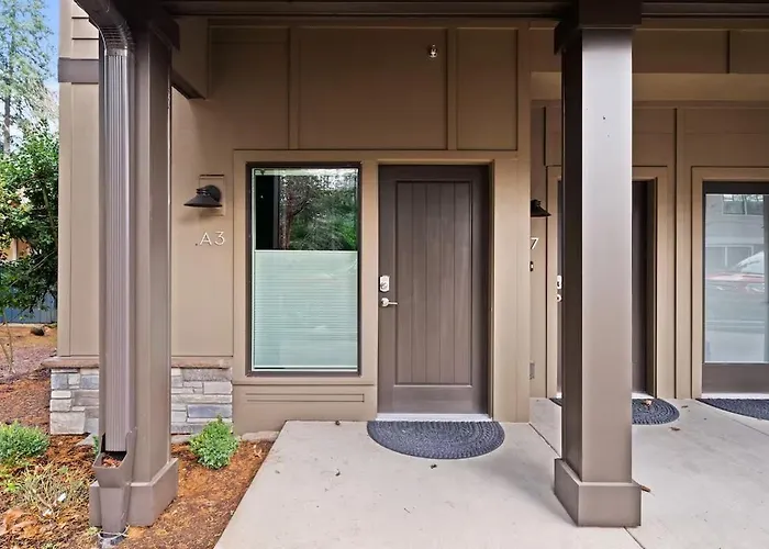 Lake Oswego Inn