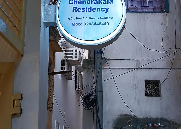 Chandrakala Residency Paying Guest House Near Kashi Vishwanath Temple And Ganga Ghats