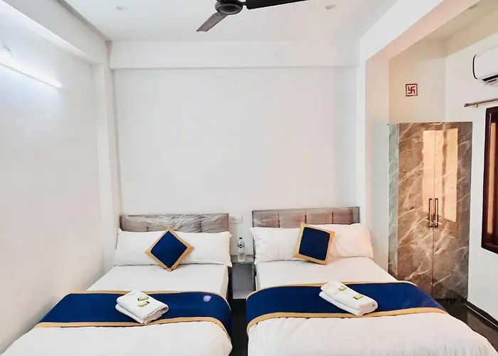 Chandrakala Residency Paying Guest House Near Kashi Vishwanath Temple And Ganga Ghats