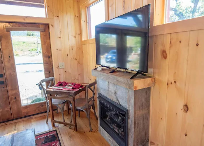 1 Mile To Downtown West Jefferson Camping Cabin #4