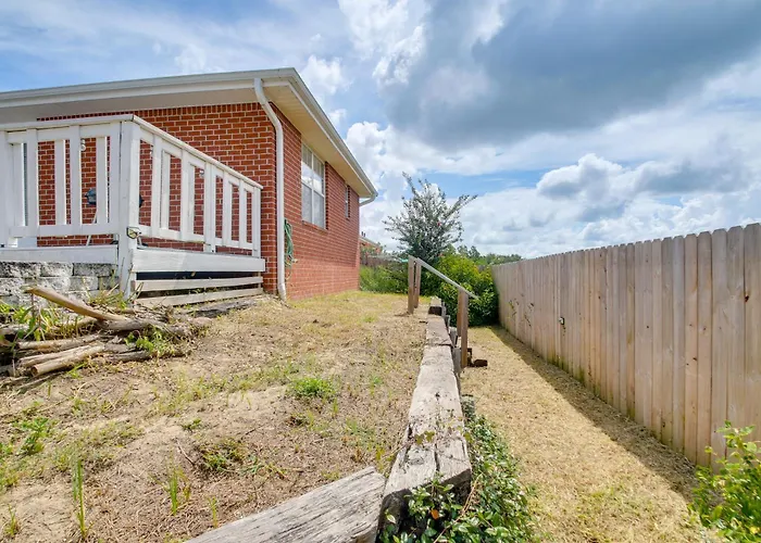 3 Mi To Escambia Bay: Home W/ Deck & Private Yard!