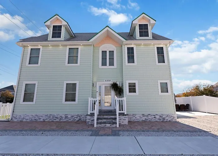 5 Bedroom New House In The Crest
