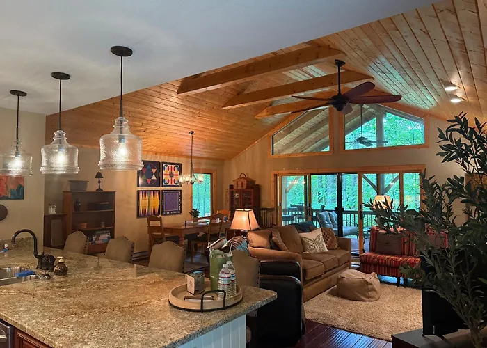 Tree Top Mountain Lodge