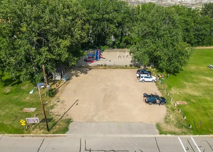 The Coal Stone Throw Away From Red Deer River 2Br House