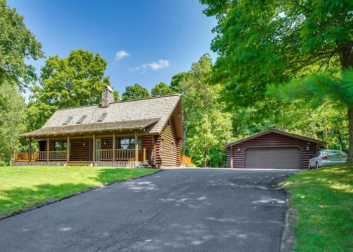 Family Home W/ Indoor Pool ~ 2 Mi To Elkhart Lake!
