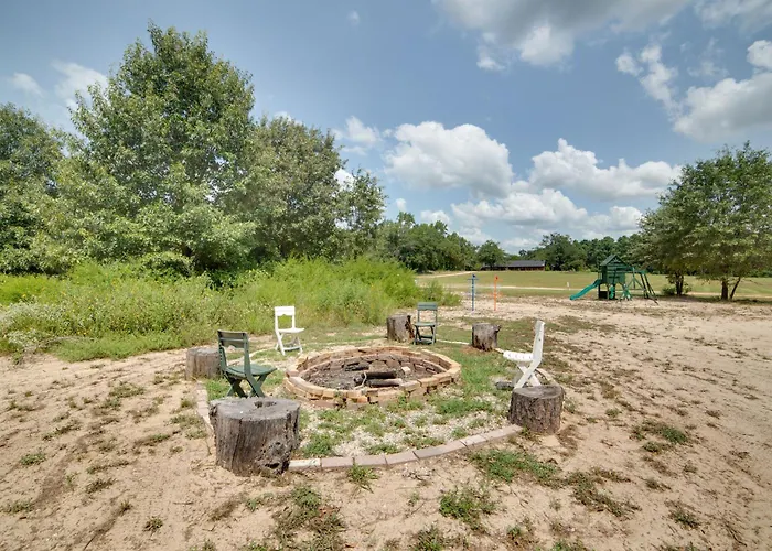 Hike & Explore: 60-Acre Outdoor Retreat In Tyler!