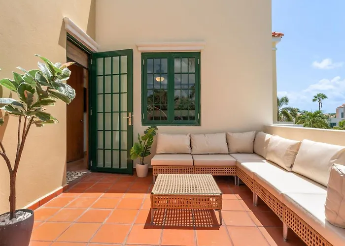 Beachfront Surf House-Family Fun, Pool And Solar