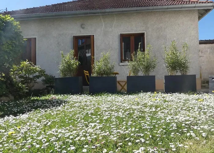 Maisonnette Au Bord Du Sierroz