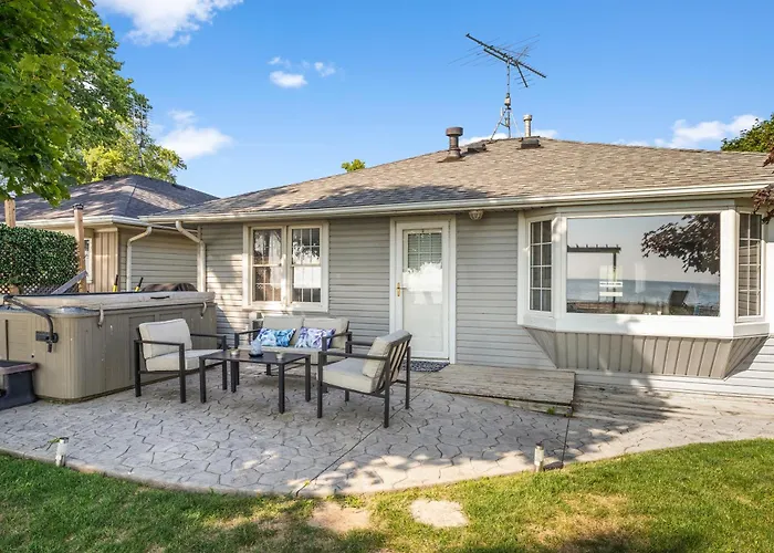 Birds Eye View On Erie With Hot Tub & Game Room