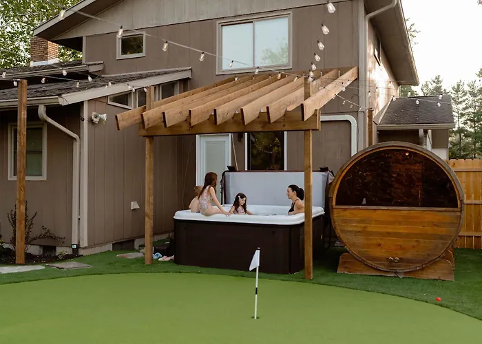 Bluffview On The River With A Hot Tub Sauna Pool Table And More