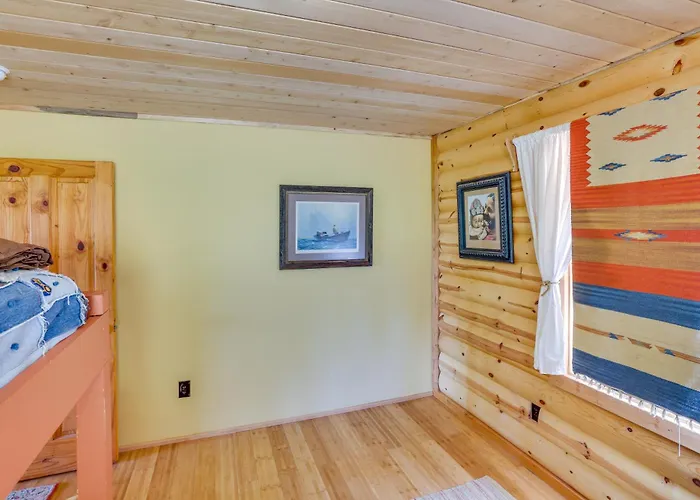 Pet-Friendly Cabin On 10 Acres In Joseph: Private!