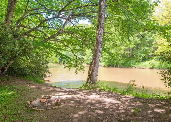 Private Hike To The New River - Hot Tub, Fire Pit, And Foosball