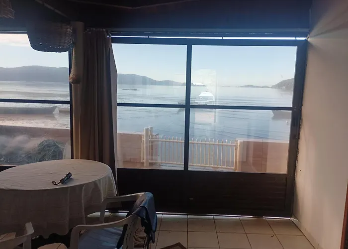 Casa de frente ao mar Enseada de Brito