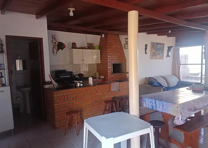 Casa de frente ao mar Enseada de Brito